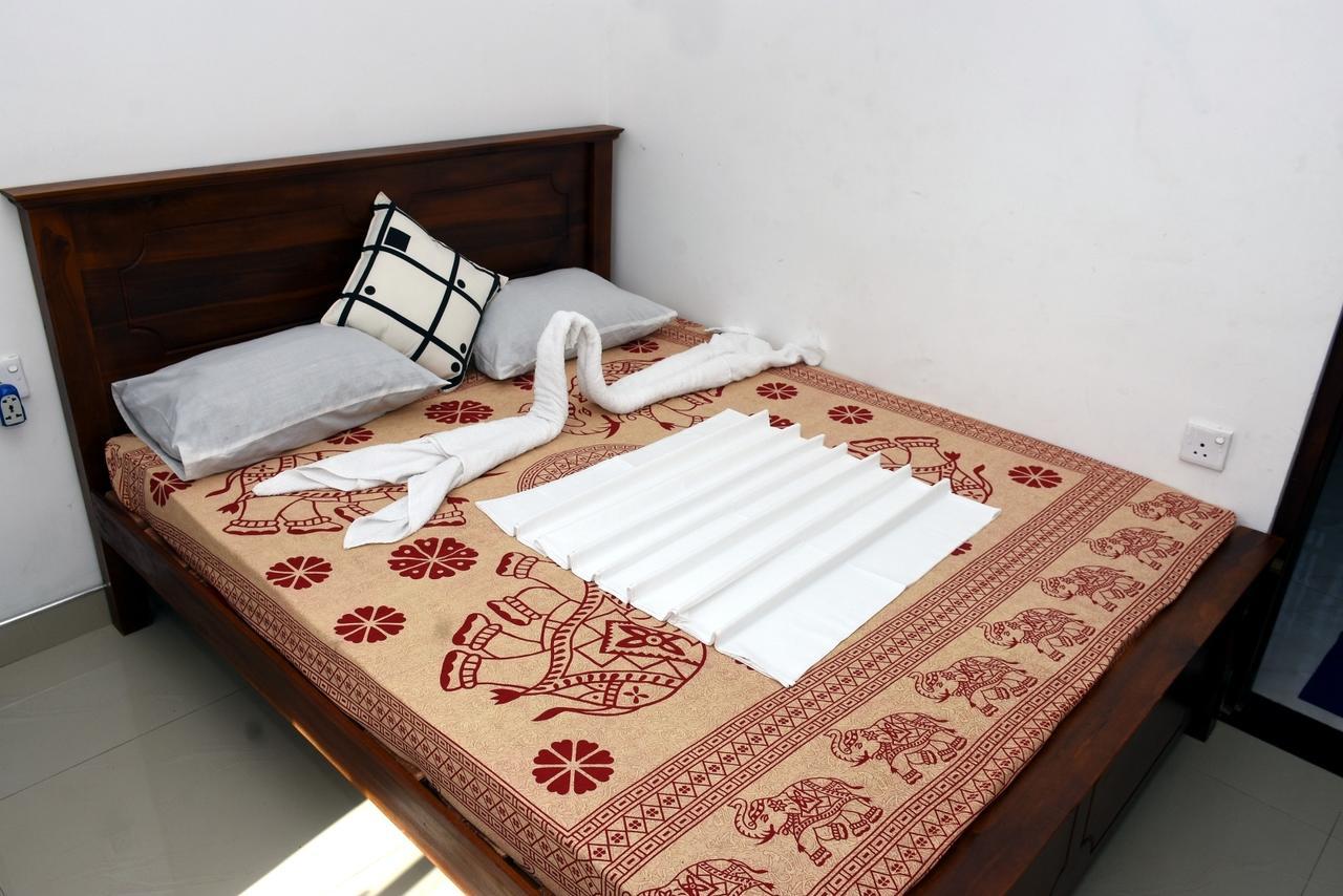 Bluray Beach Apartamento Negombo Exterior foto